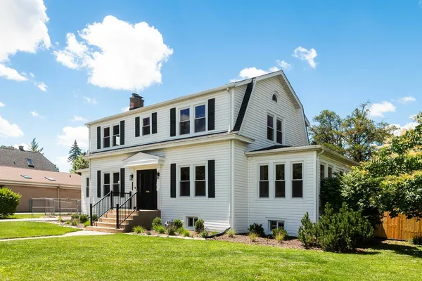$789,900 | 210 South Grace Street, Lombard, IL 60148