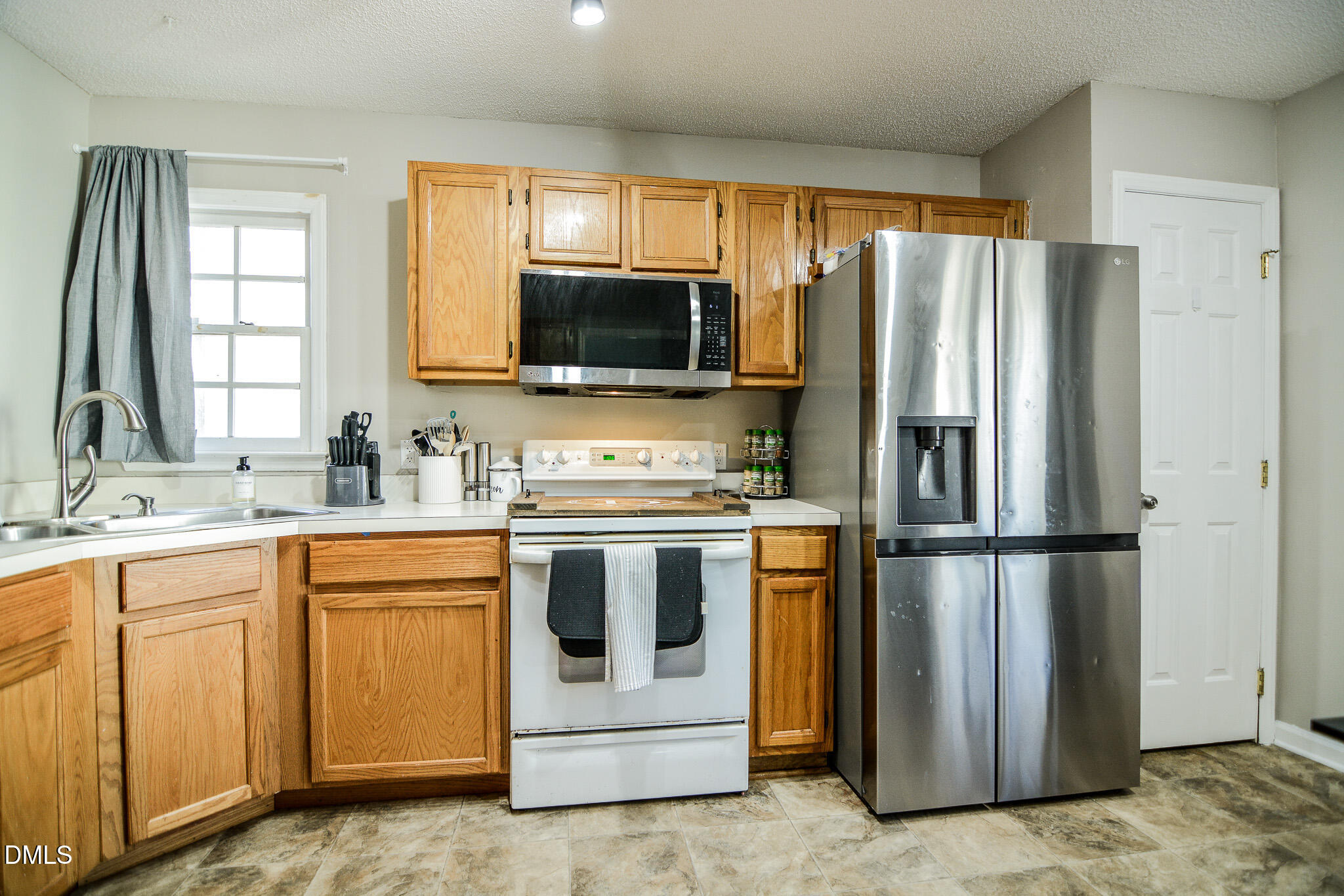 4932 Liverpool Lane Raleigh, NC 27604 - Photo 15 of 35 4932-Kitchen2