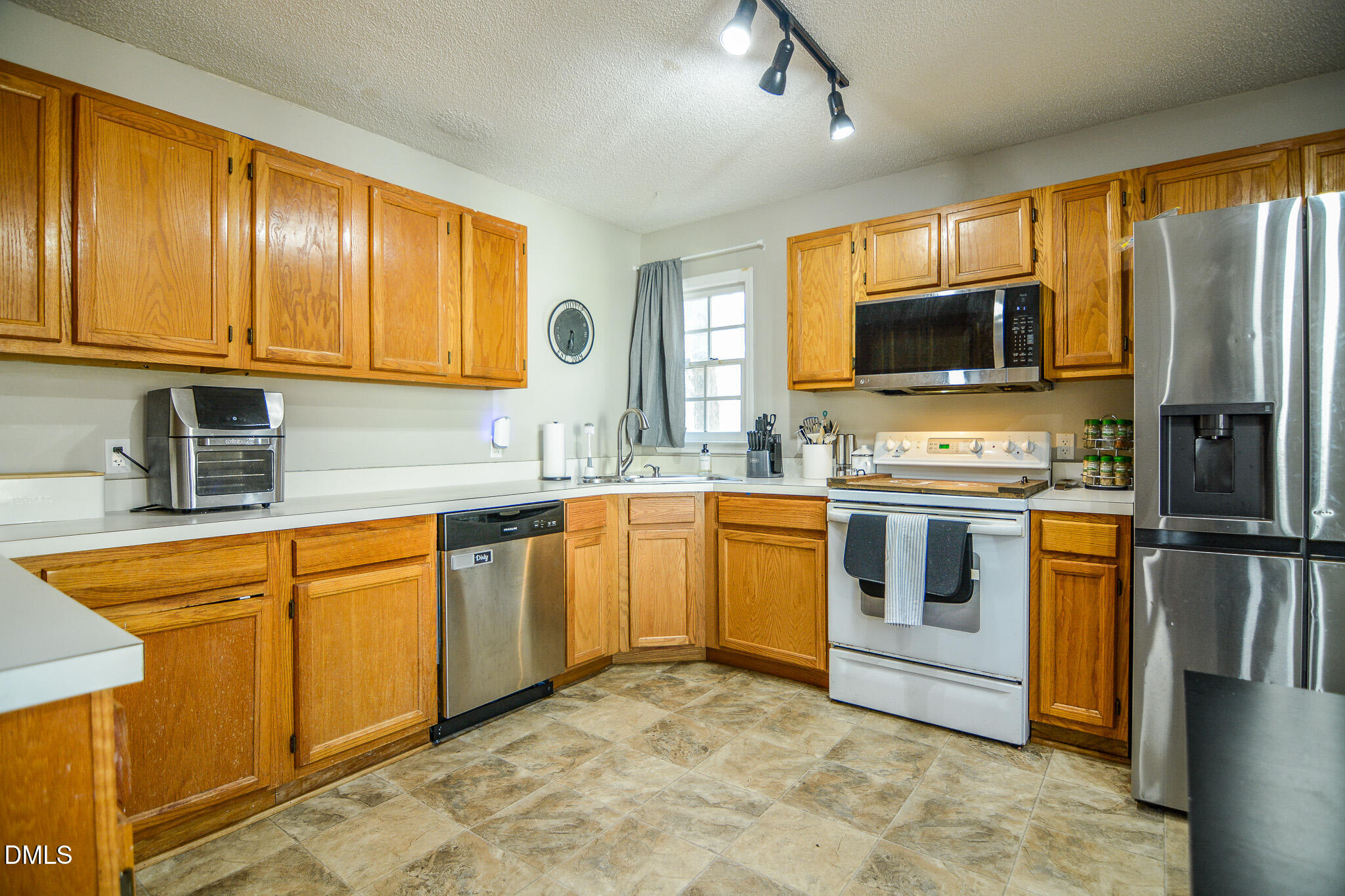 4932 Liverpool Lane Raleigh, NC 27604 - Photo 16 of 35 4932-Kitchen