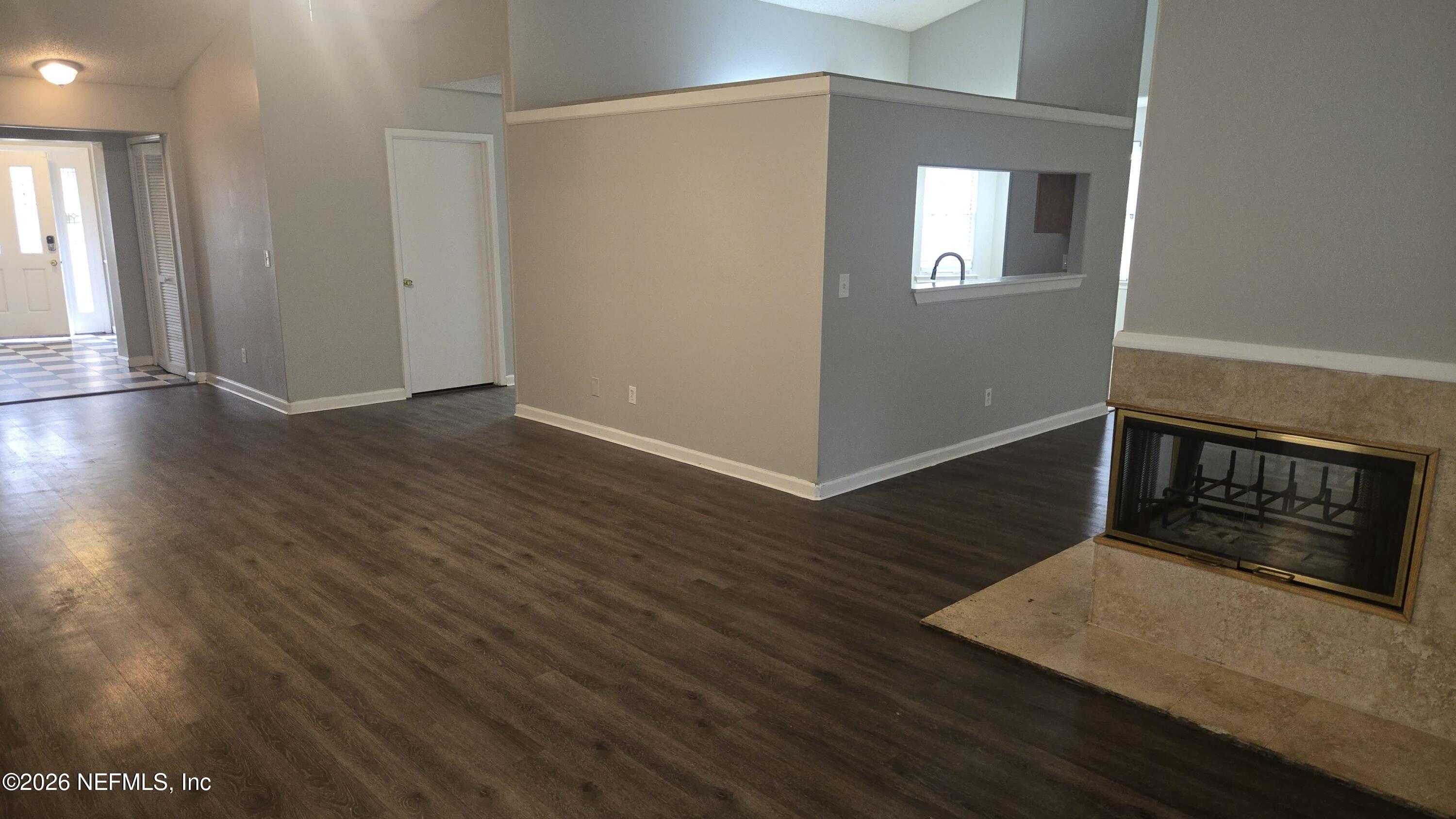 2139 Lady Di Lane Jacksonville, FL 32246 - Photo 2 of 20 L9