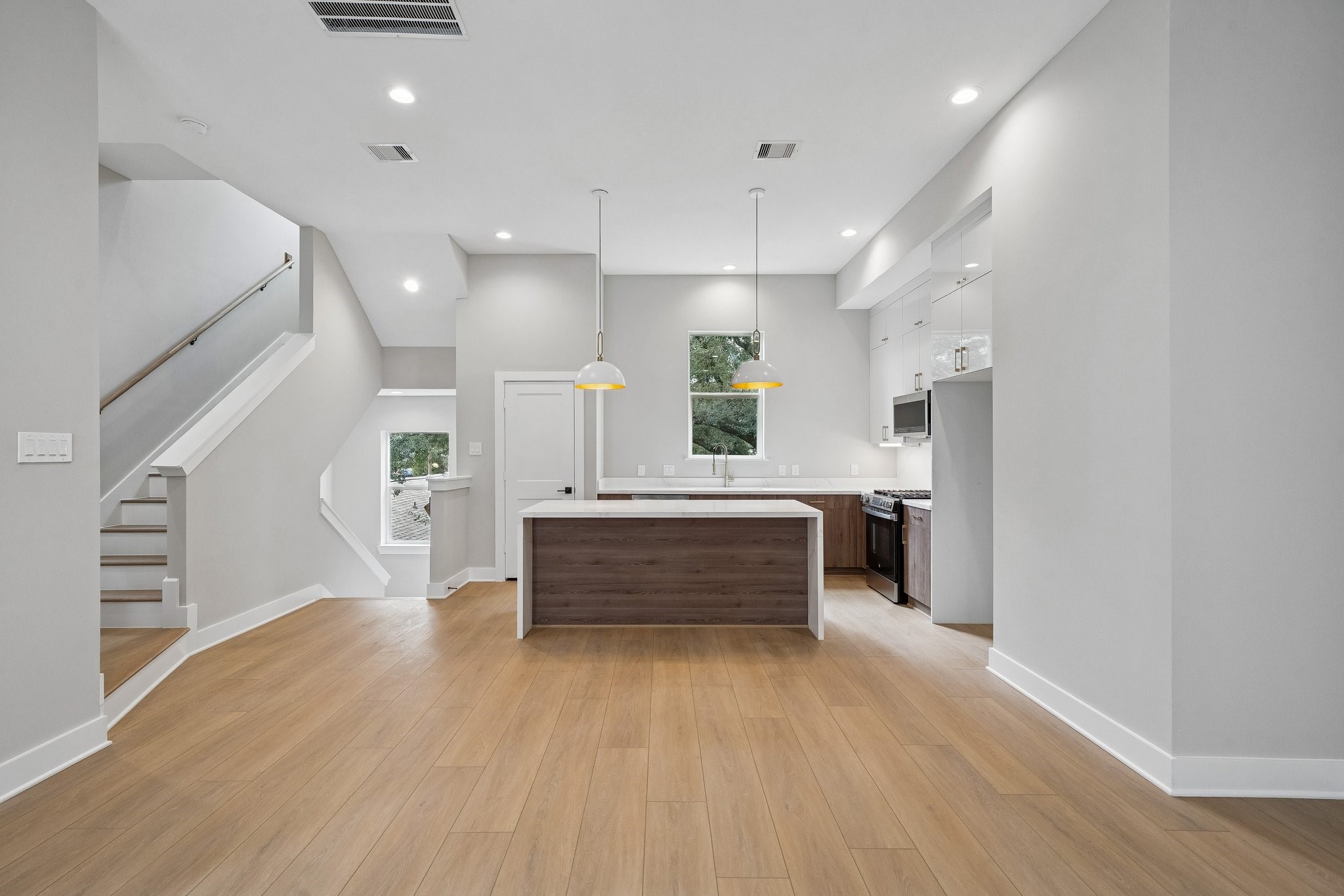 2223 Marnel Road, Unit C Houston, TX 77055 - Photo 9 of 36 Gallery Image 9