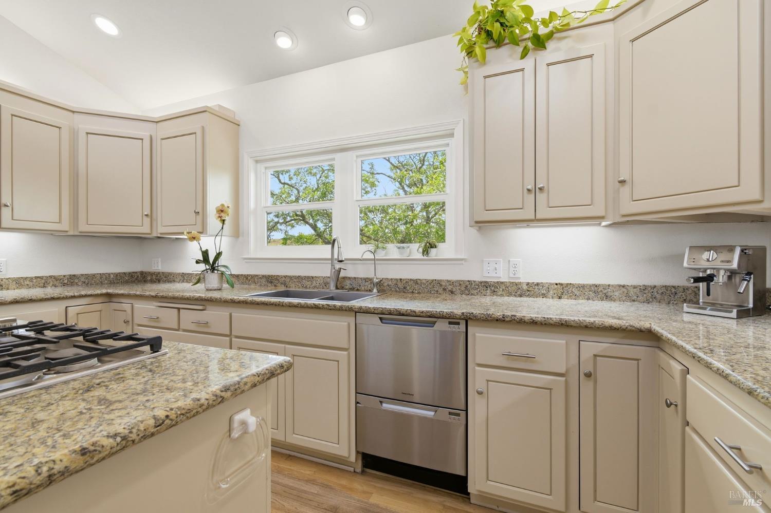 3223 Canfield Road Sebastopol, CA 95472 - Photo 13 of 58 Kitchen with Granite Counters