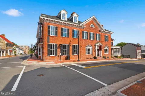 $929,900 | 232 Bluemont Branch Terrace Southeast, Leesburg, VA 20175