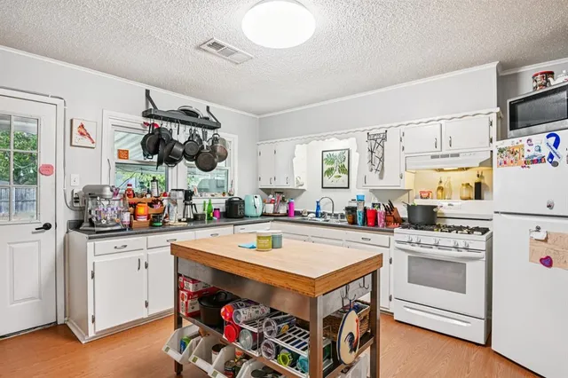 $315,000 | 6220 Walnut Drive, Fort Worth, TX 76114