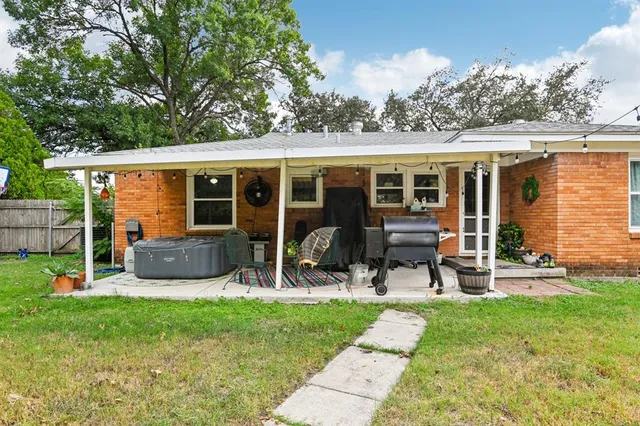 $315,000 | 6220 Walnut Drive, Fort Worth, TX 76114