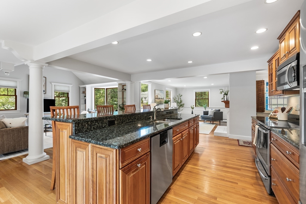 46 Pine Hill Road Lynnfield, MA 01940 - Photo 8 of 40 Gallery Image 8