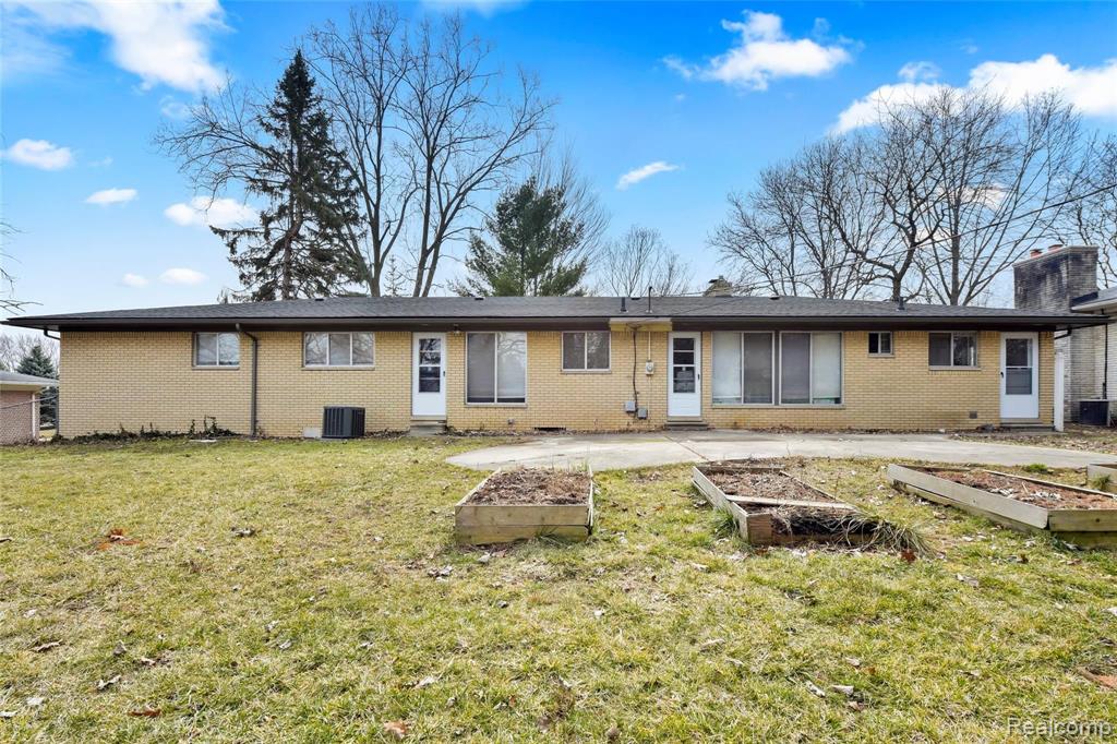 220 Boyken Road Rochester Hills, MI 48307 - Photo 15 of 24