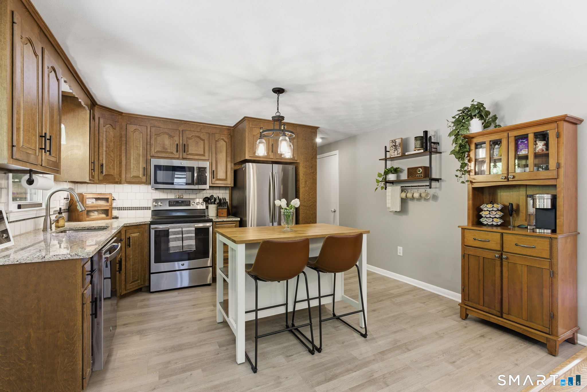 99 Westlook Road Wethersfield, CT 06109 - Photo 7 of 39