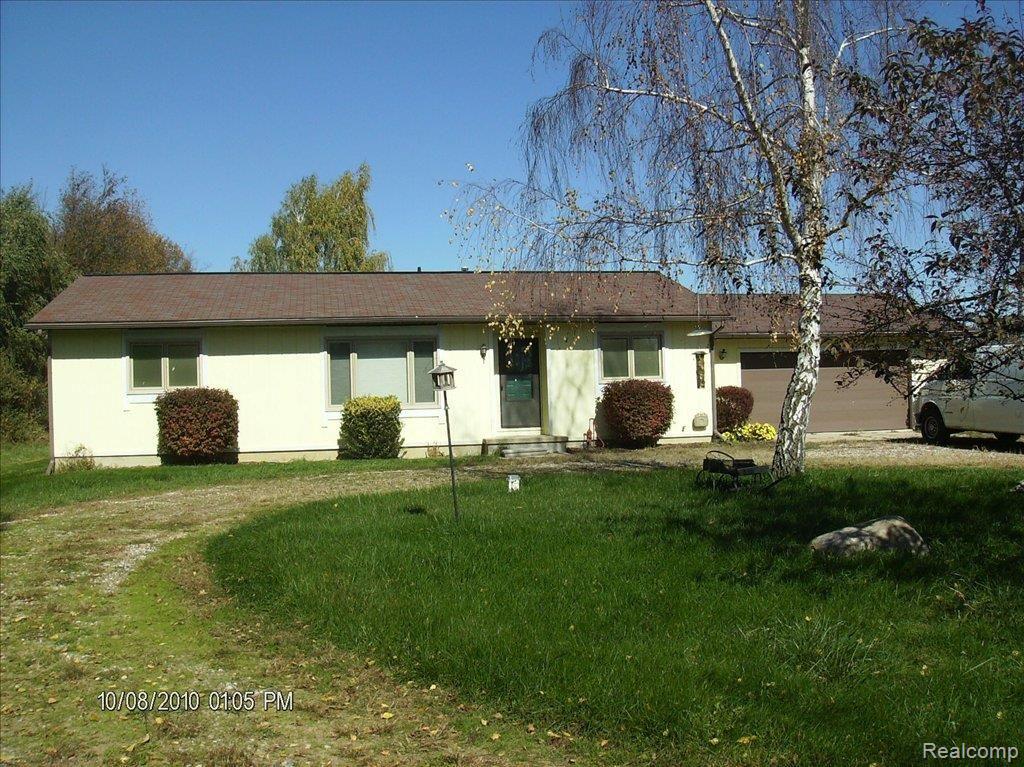 86 Triangle Lake Road Howell, MI 48843 - Photo 1 of 18 Front