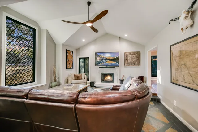 $1,595,000 | 9106 Glenlake Drive, Austin, TX 78730