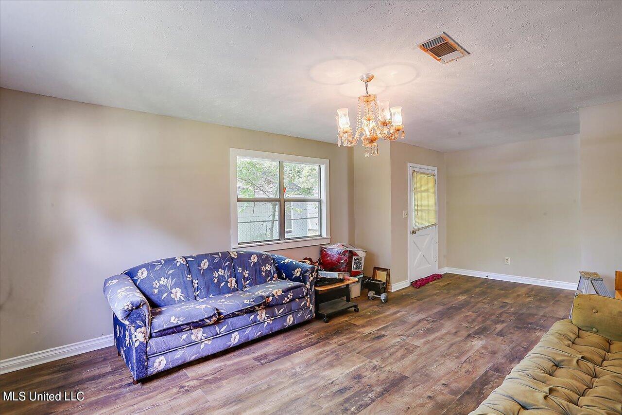 3248 Mable Street Jackson, MS 39209 - Photo 2 of 12 20230814194438154158000000-o