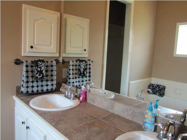 157 Bradfield Road Madison, MS 39110 - Photo 11 of 20 Master Bath
