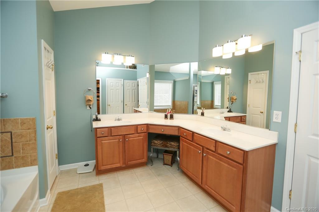 11911 Erwin Ridge Avenue Charlotte, NC 28213 - Photo 15 of 35 Gallery Image 15