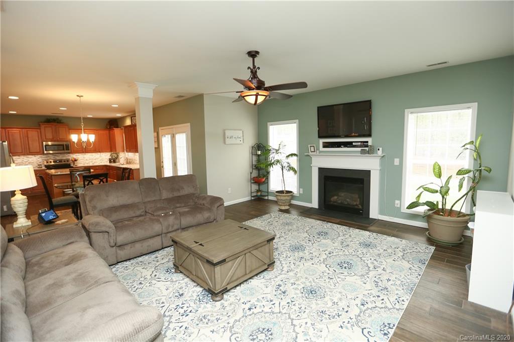 11911 Erwin Ridge Avenue Charlotte, NC 28213 - Photo 6 of 35 Gallery Image 6