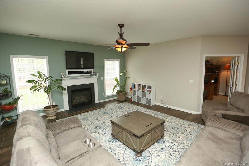 11911 Erwin Ridge Avenue Charlotte, NC 28213 - Photo 7 of 35 Gallery Image 7