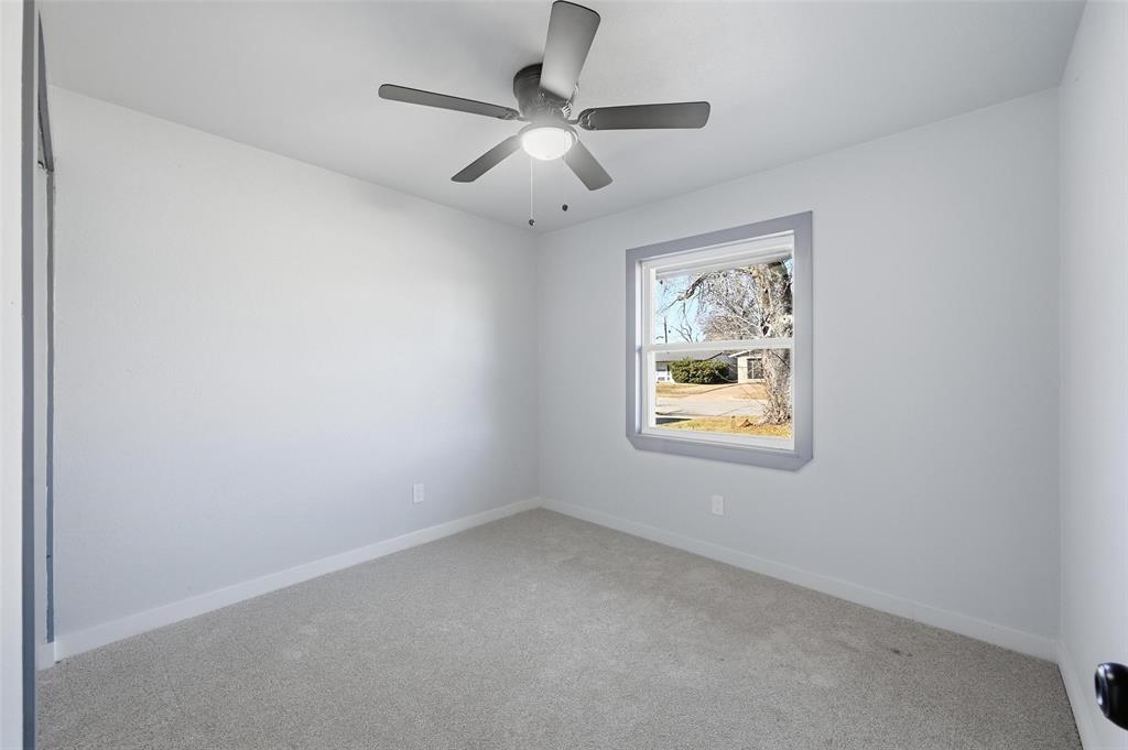 3922 Rainier Street Irving, TX 75062 - Photo 18 of 25