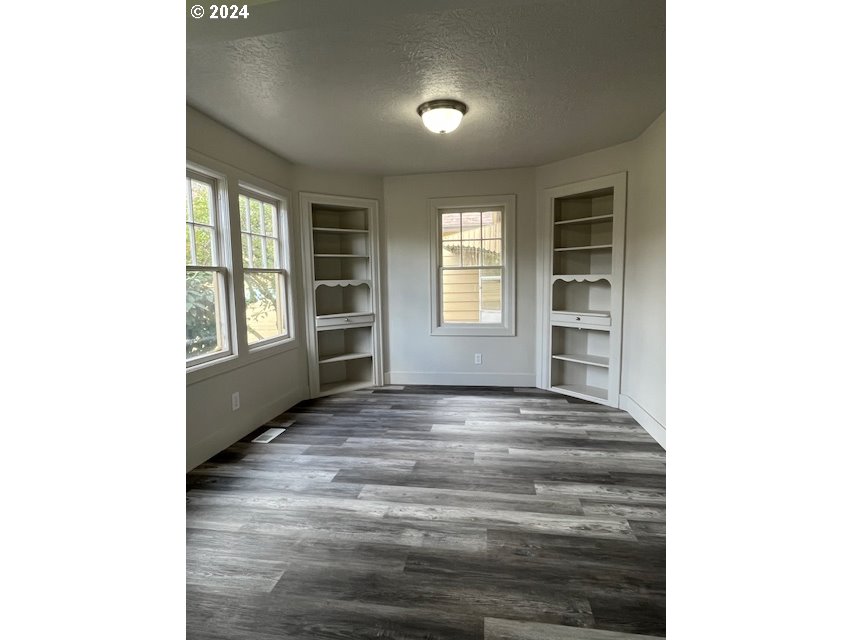 22510 Boones Ferry Road Northeast Aurora, OR 97002 - Photo 8 of 32 Gallery Image 8