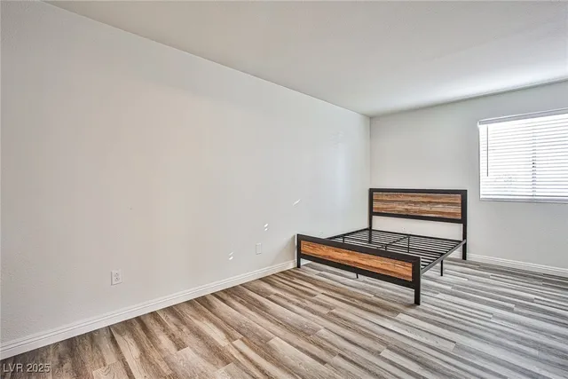 $1,390 | 5493 Indian River Drive, Unit 371, Las Vegas, NV 89103