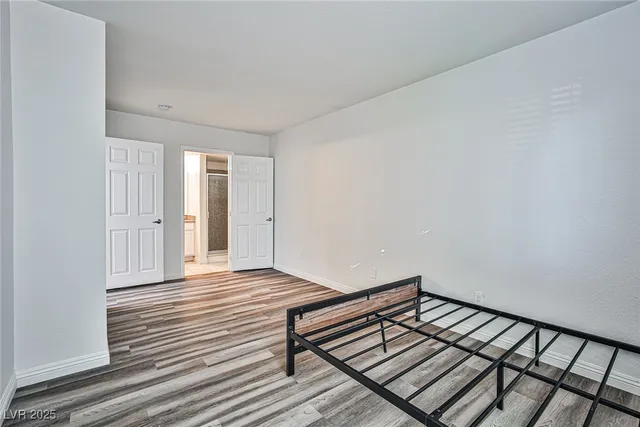 $1,390 | 5493 Indian River Drive, Unit 371, Las Vegas, NV 89103