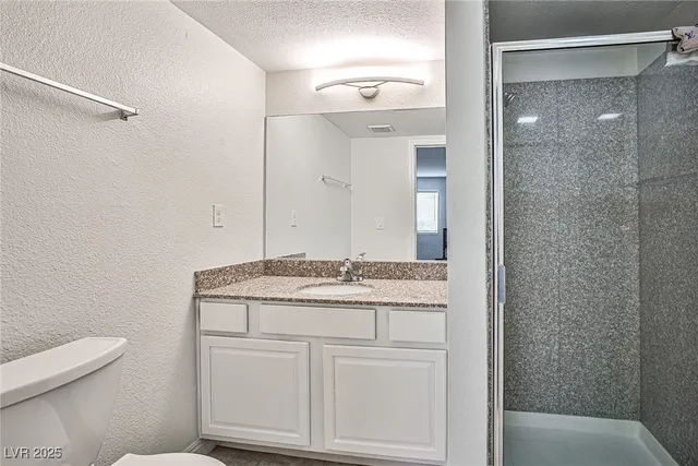 $1,390 | 5493 Indian River Drive, Unit 371, Las Vegas, NV 89103