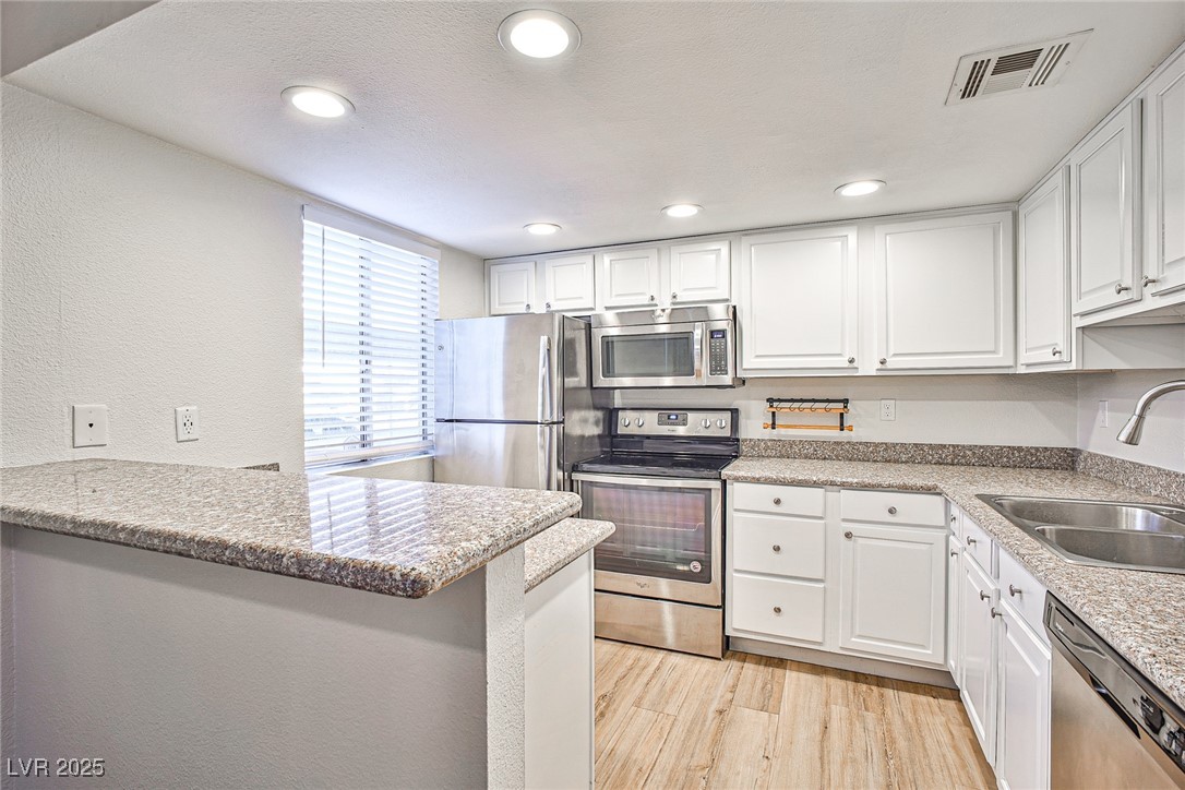 5493 Indian River Drive, Unit 371 Las Vegas, NV 89103 - Photo 2 of 19