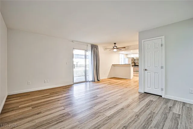 $1,390 | 5493 Indian River Drive, Unit 371, Las Vegas, NV 89103