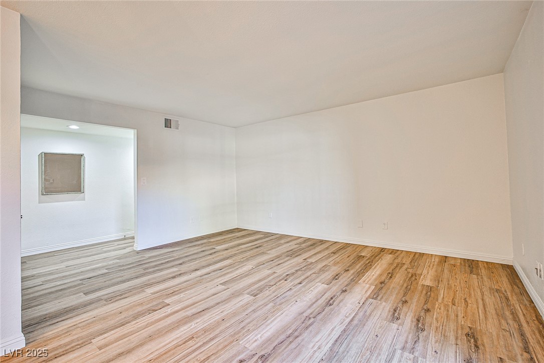 5493 Indian River Drive, Unit 371 Las Vegas, NV 89103 - Photo 8 of 19