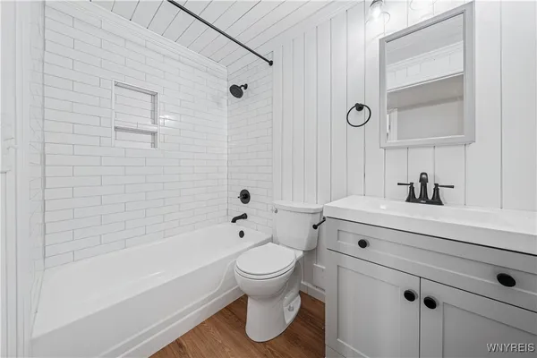 $194,999 | 32 Pebble Creek Drive, Cheektowaga, NY 14227