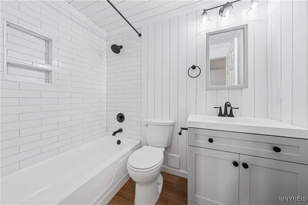 $194,999 | 32 Pebble Creek Drive, Cheektowaga, NY 14227