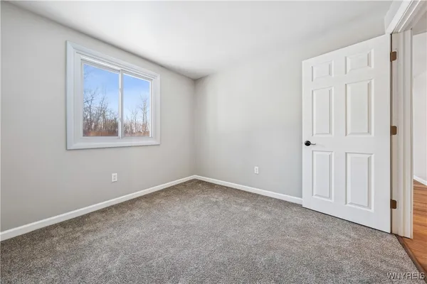 $194,999 | 32 Pebble Creek Drive, Cheektowaga, NY 14227