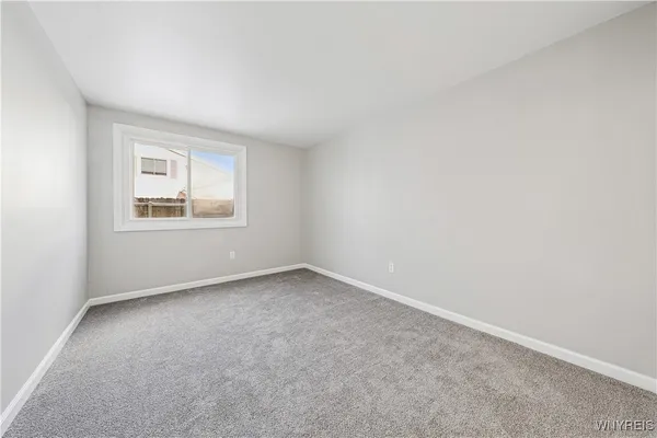 $194,999 | 32 Pebble Creek Drive, Cheektowaga, NY 14227