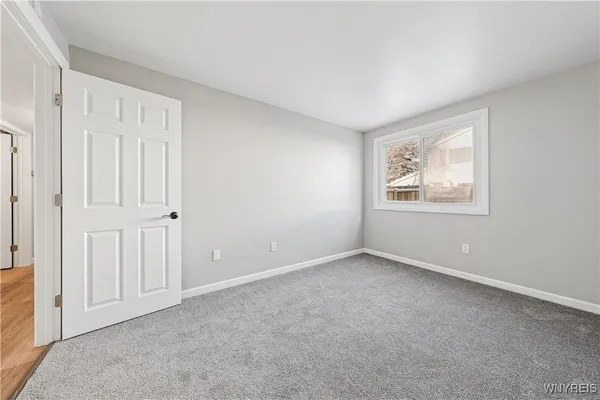 $194,999 | 32 Pebble Creek Drive, Cheektowaga, NY 14227