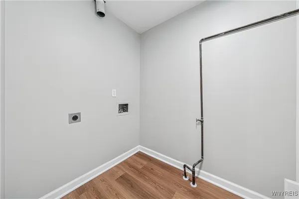 $194,999 | 32 Pebble Creek Drive, Cheektowaga, NY 14227