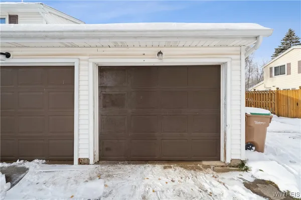 $194,999 | 32 Pebble Creek Drive, Cheektowaga, NY 14227