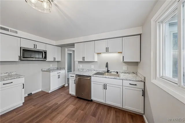 $199,000 | 32 Pebble Creek Drive, Cheektowaga, NY 14227