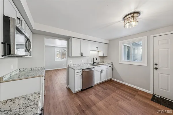 $194,999 | 32 Pebble Creek Drive, Cheektowaga, NY 14227