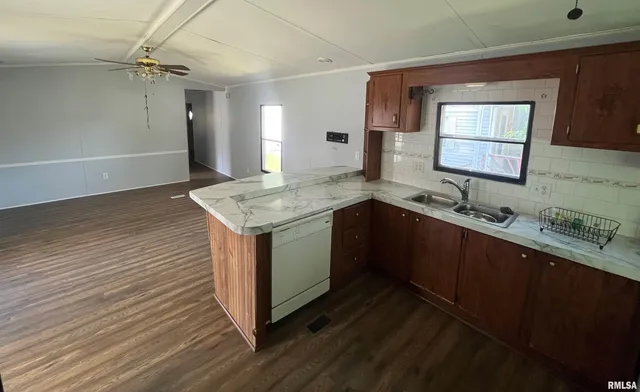 $22,900 | 3500 North Dirksen Parkway, Unit 84, Springfield, IL 62702