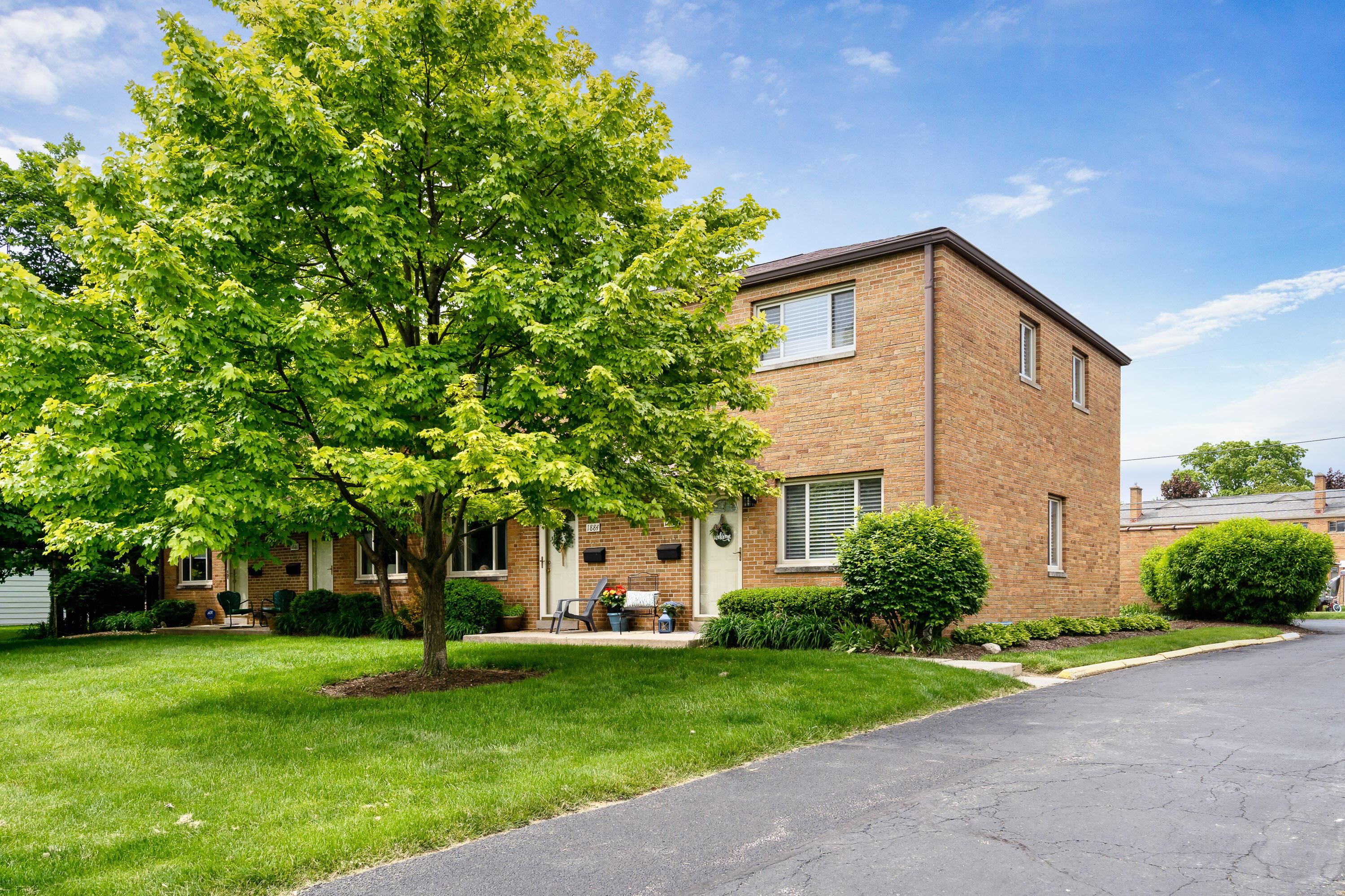 1882 Kentwell Road Columbus, OH 43221 - Photo 1 of 28 Gallery Image 1