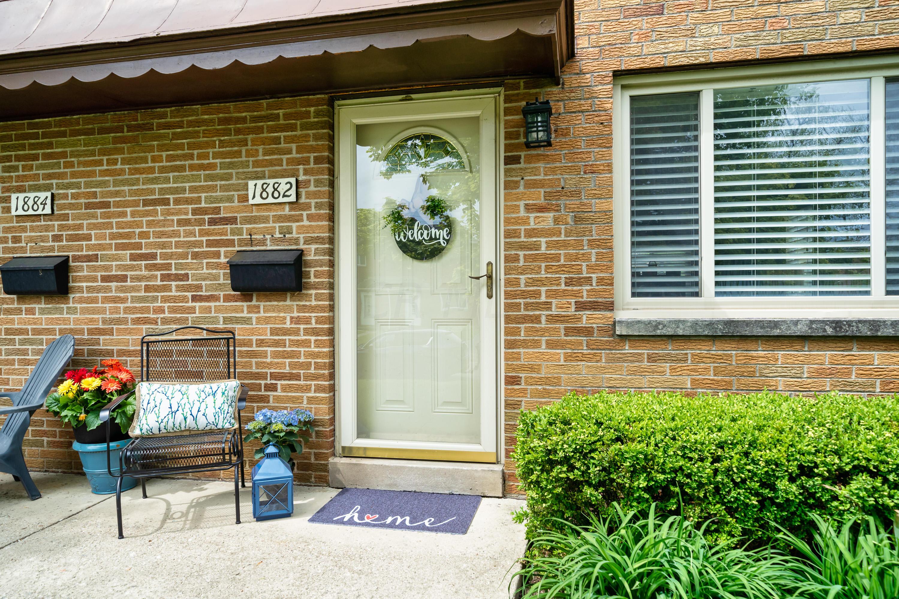 1882 Kentwell Road Columbus, OH 43221 - Photo 2 of 28 Gallery Image 2