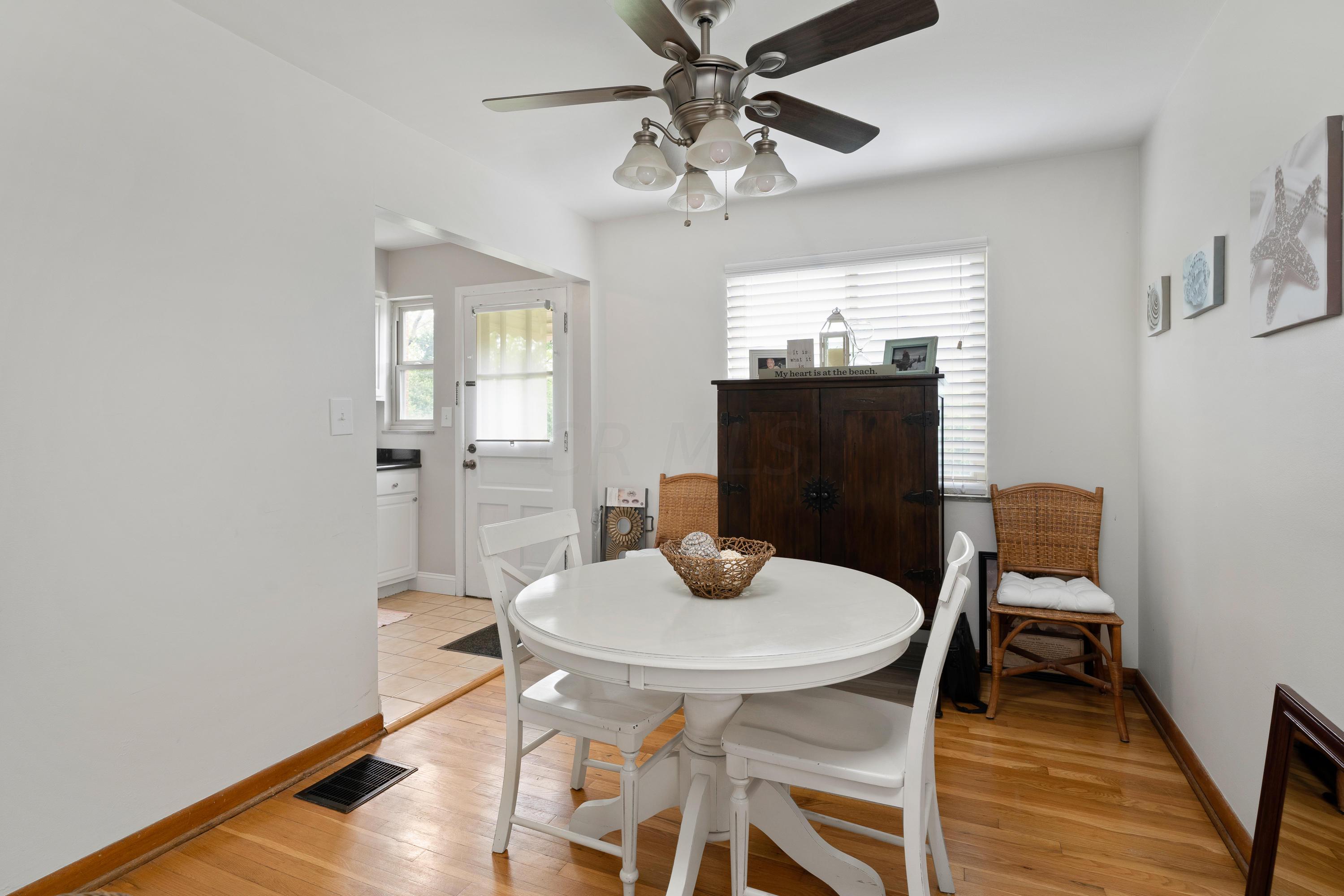1882 Kentwell Road Columbus, OH 43221 - Photo 8 of 28 Gallery Image 8