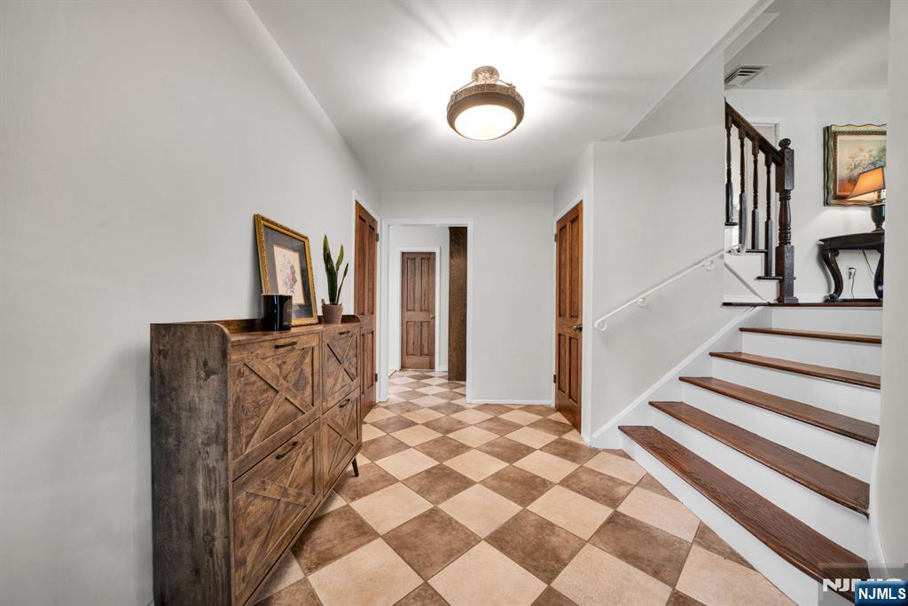 55 Gathering Road Pine Brook, NJ 07058 - Photo 4 of 44 Gallery Image 4