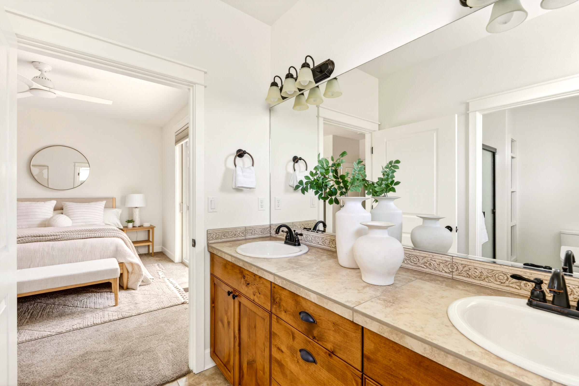 60275 Addie Triplett Loop Bend, OR 97702 - Photo 18 of 34 Primary Bathroom