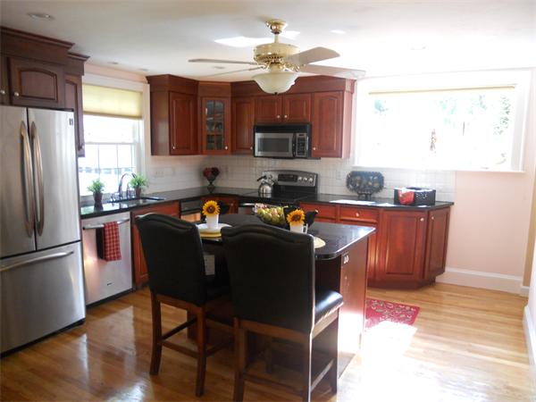 42 Spafford Road Milton, MA 02186 - Photo 3 of 16 Gallery Image 3