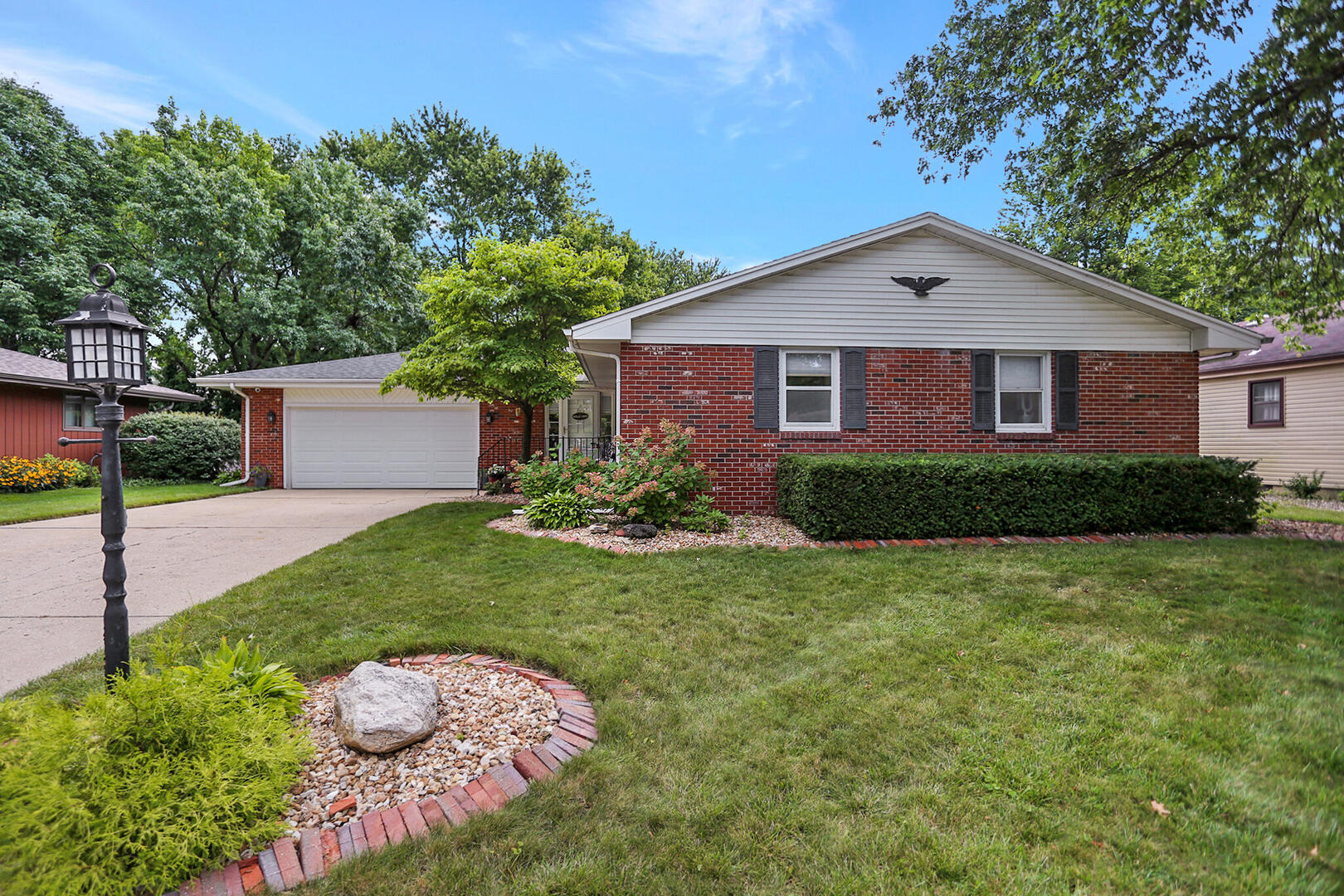 2308 Brookshire West Champaign, IL 61821 - Photo 1 of 34