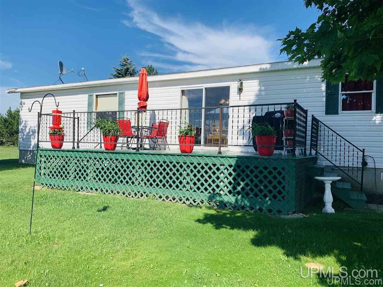 6005 G5 Road Escanaba, MI 49829 - Photo 4 of 42