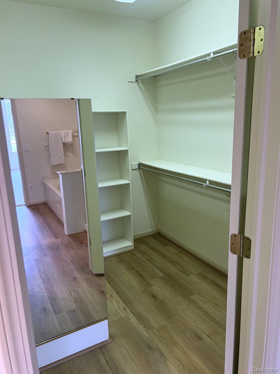 1643 Boulder Court Rochester, MI 48306 - Photo 23 of 52 Huge walk in closet