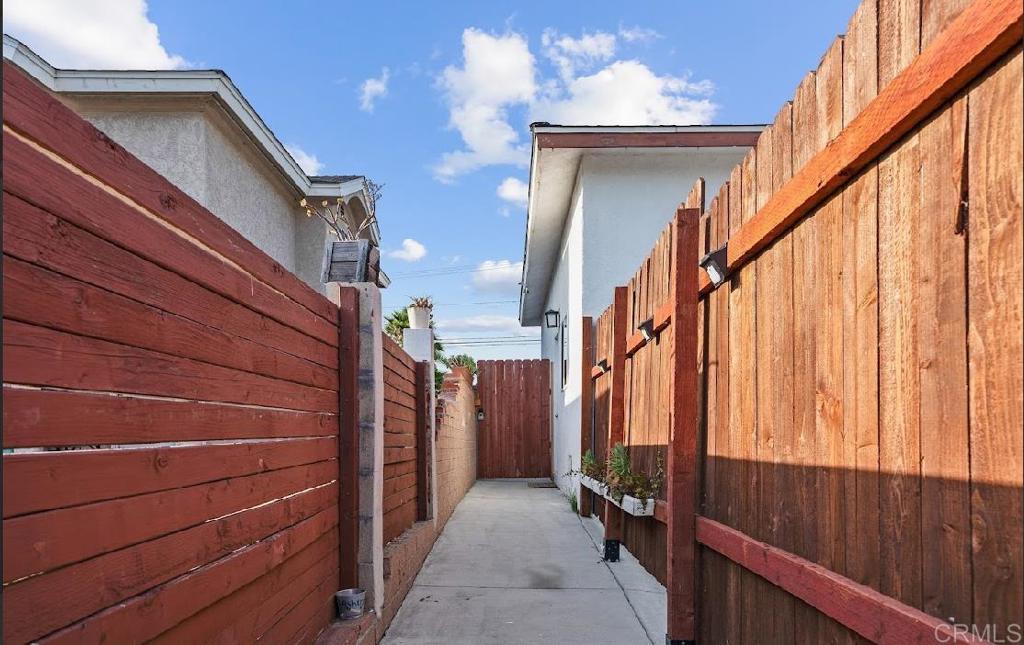3964 Delta Street San Diego, CA 92113 - Photo 35 of 35 a view of a balcony