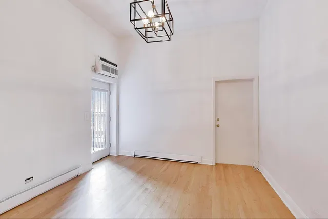 $4,000 | 1402 North La Salle Drive, Unit 1N, Chicago, IL 60610