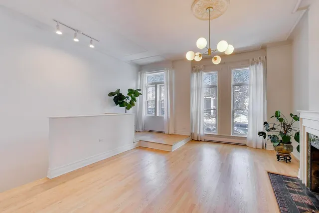 $4,000 | 1402 North La Salle Drive, Unit 1N, Chicago, IL 60610