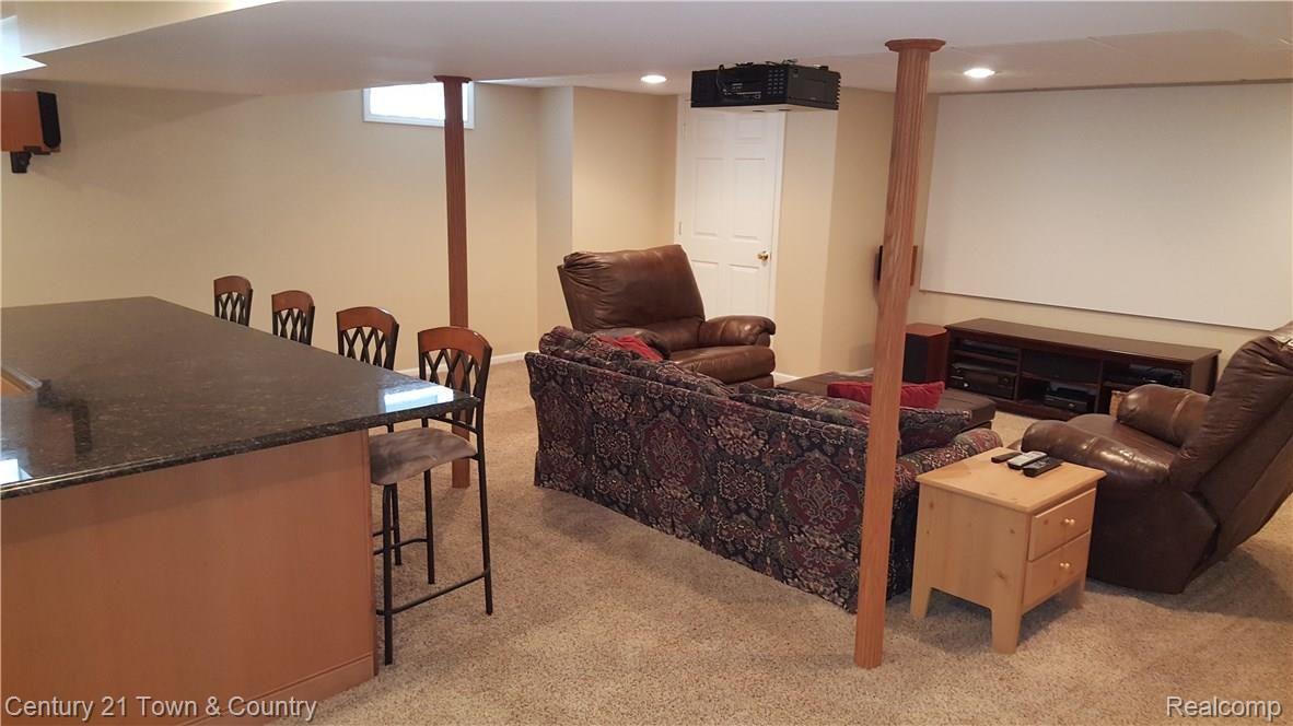 2355 Pleasant View Drive Rochester, MI 48306 - Photo 34 of 37 20170417_141245.jpg